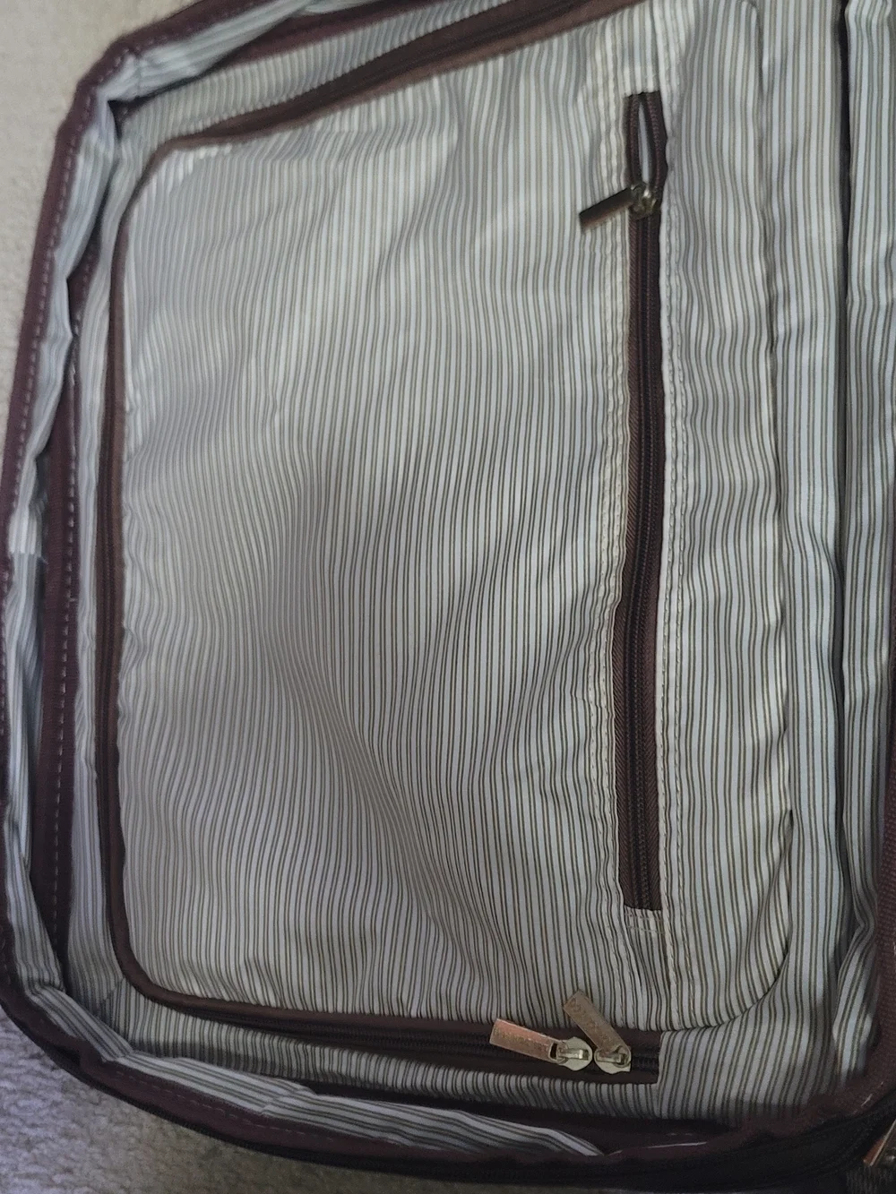 20' Expandable Spinner Carry-on London Fog